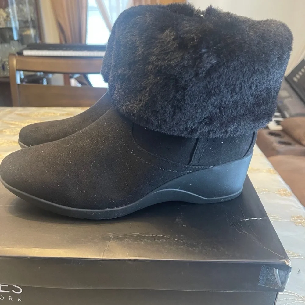 Jones New York Black Faux Fur Winter Boots